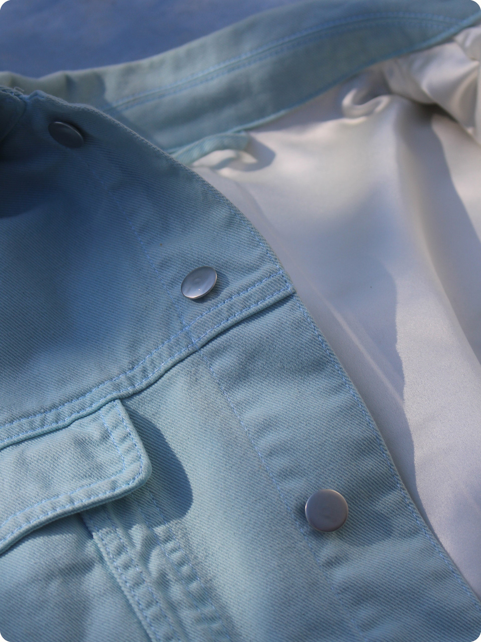 The Silver buttons are high quality giving the jacket shiny details